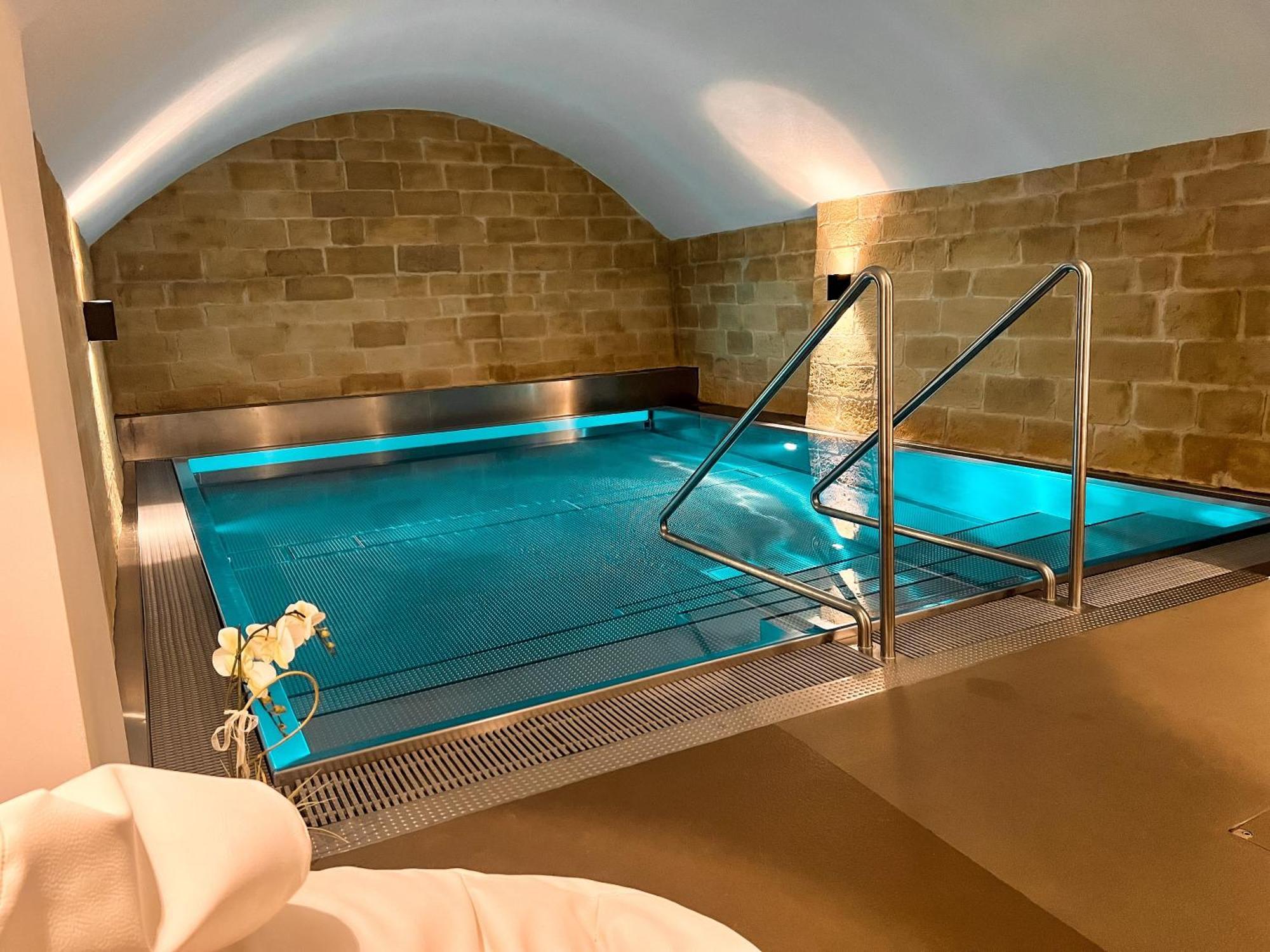 Familienwohnung Im Herzen Von Mit Pool Und Sauna *